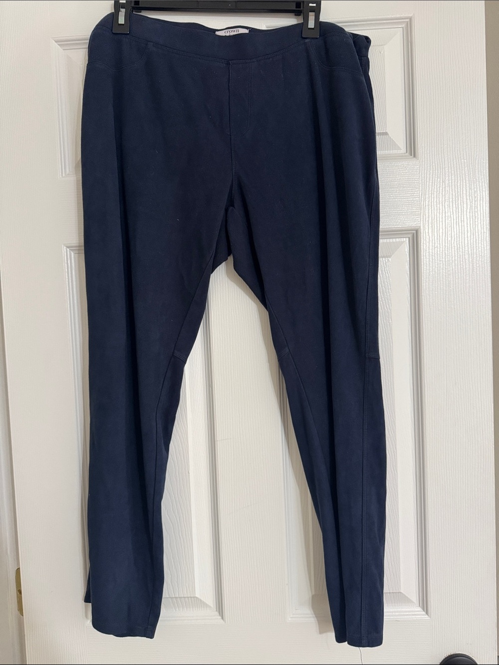 crown & ivy Navy women’s legging style pants